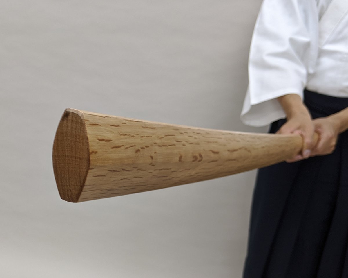 ○重量級 がっちりした大振り 高級感ある 硬木 三刀掛け 刀立 幕板