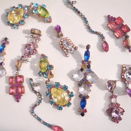 vintage czech rhinestone earrings(A)