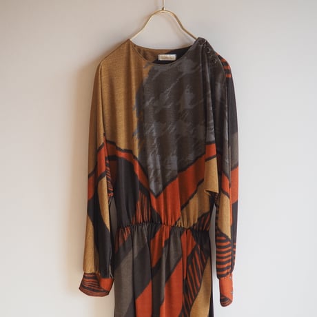 vintage dolman sleeve abstract midi dress