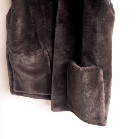 "VISUAL REFERENCE" faux fur design vest
