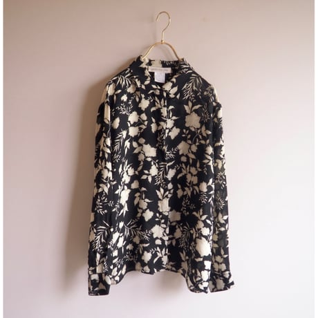 90s "JONES NEW YORK" silk floral blouse