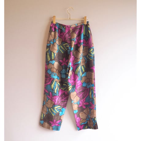 ”Valerie Stevens" floral silk pants