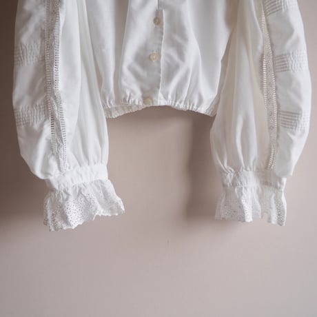 vintage puff sleeve cropped lace blouse