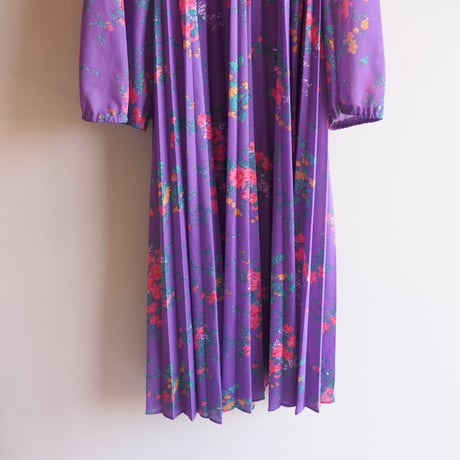 70s floral pleated midi dress