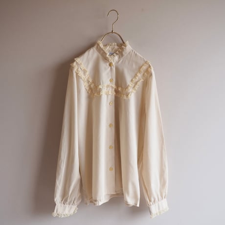 "Morilem" lace ruffle blouse