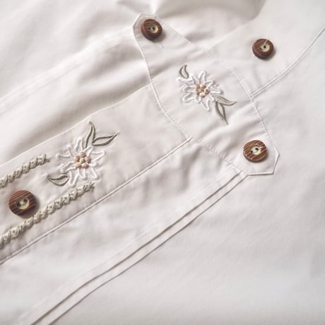 vintage floral embroidered folk blouse