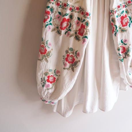 vintage ukrainian embroidered blouse