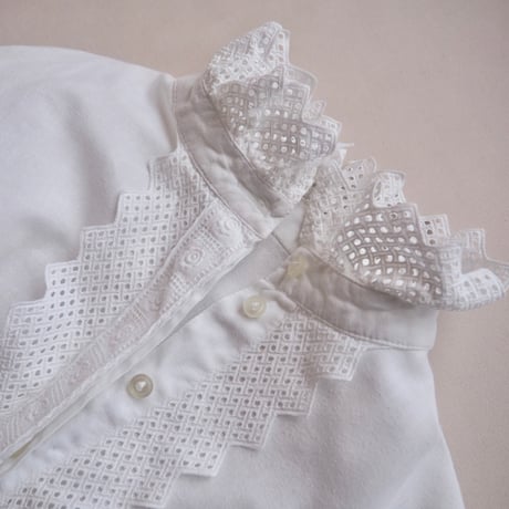 vintage folk scallop lace blouse