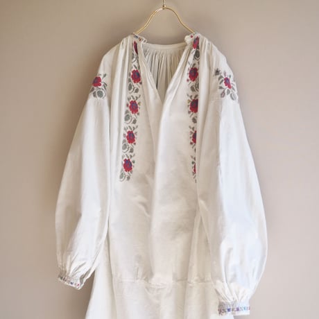 vintage ukrainian embroidered midi dress