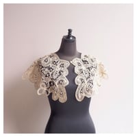 antique beige lace collar