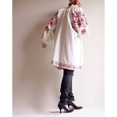 vintage ukrainian embroidered blouse