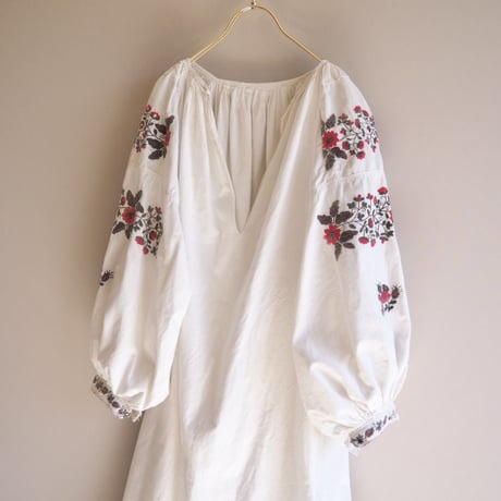 vintage ukrainian embroidered midi dress