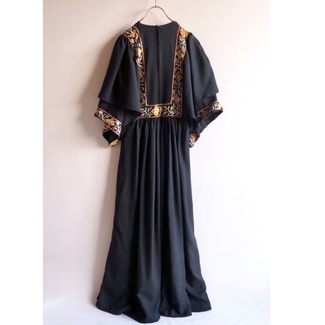 70s embroidered design sleeve maxi dress