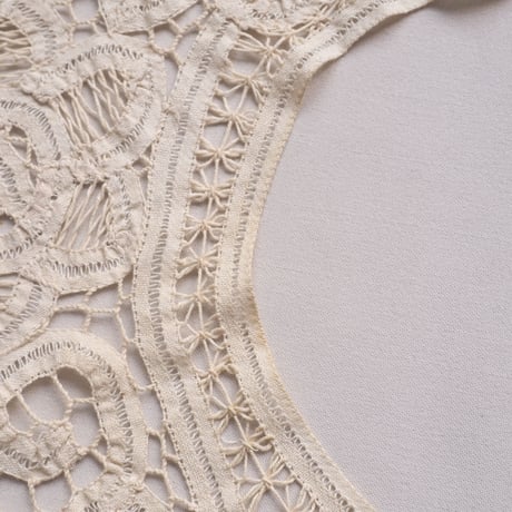 vintage battenberg lace collar
