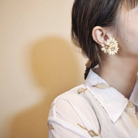 50s plastic flower rhinestone earrings