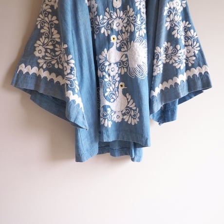 70s angel sleeve peacock embroidered blouse