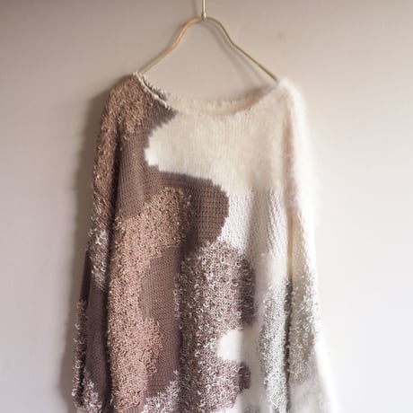 80s switching fuzzy sweater