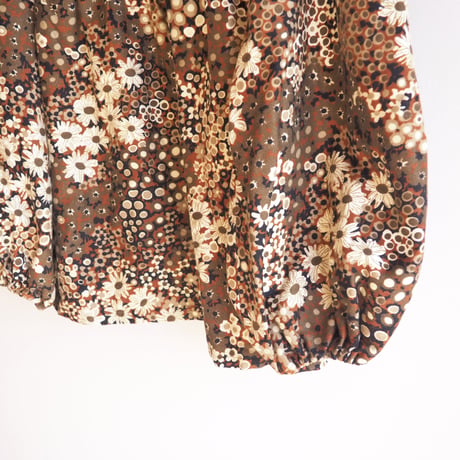 70s floral puff sleeve blouse