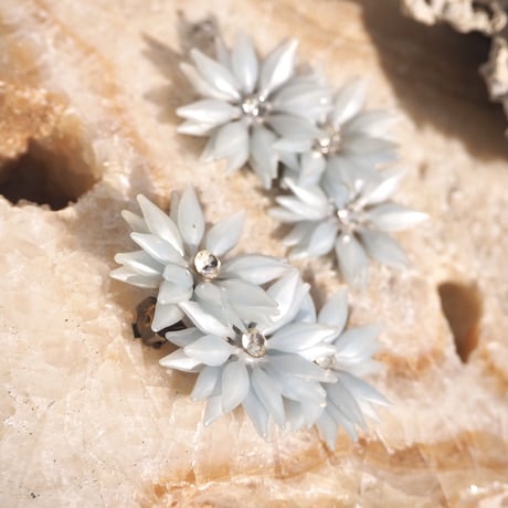 60s plastic pastel blue flower earrings