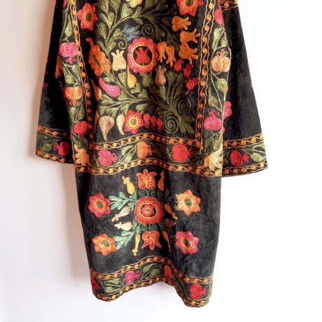 vintage suzani embroidered robe