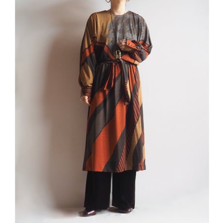 vintage dolman sleeve abstract midi dress