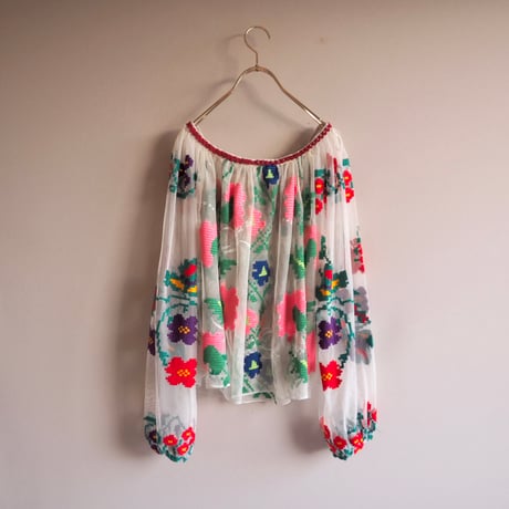 60〜70s romanian sheer embroidered blouse