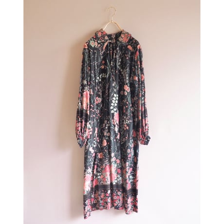 vintage floral balloon sleeve midi dress