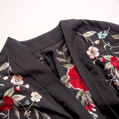 vintage floral embroidered robe
