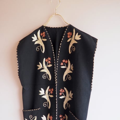 vintage folk embroidered fringe vest