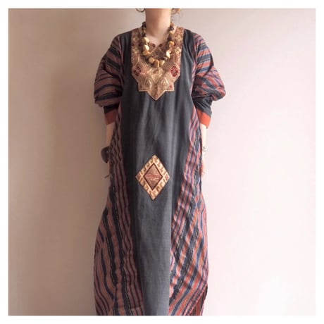 vintage embroidered kaftan dress