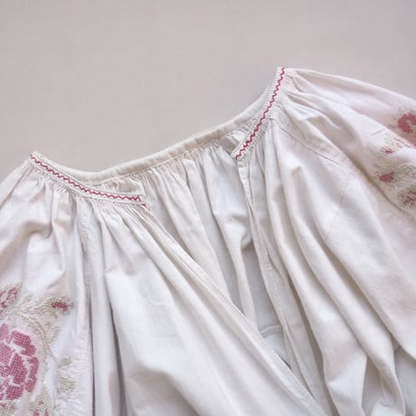 vintage ukrainian embroidered blouse
