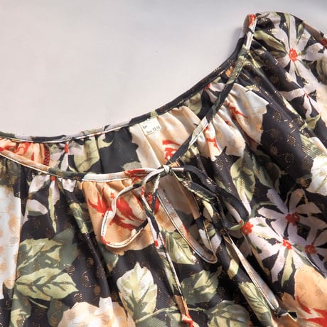 70〜80s metallic floral blouse