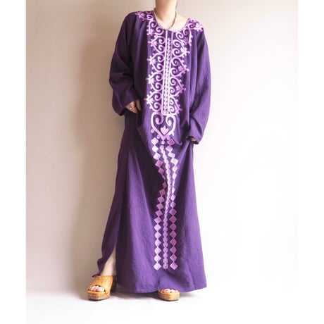 vintage embroidered kaftan dress