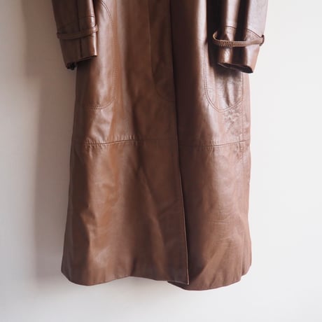 "slavonija" round collar echt leather coat