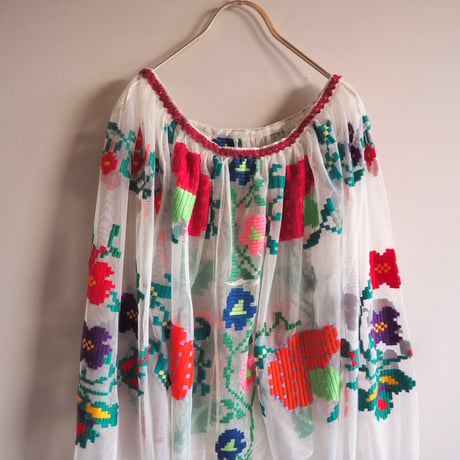 60〜70s romanian sheer embroidered blouse