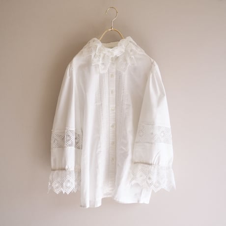 vintage folk lace ruffle blouse