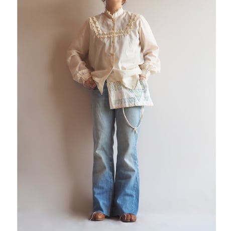 "Morilem" lace ruffle blouse