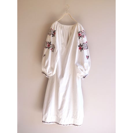 vintage ukrainian embroidered midi dress