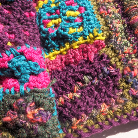 70〜80s plastic handle granny knit bag