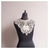 vintage battenberg lace collar