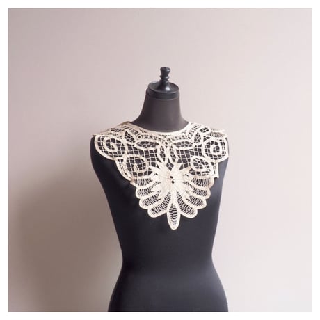 vintage battenberg lace collar