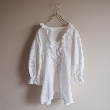 vintage folk lace ruffle blouse