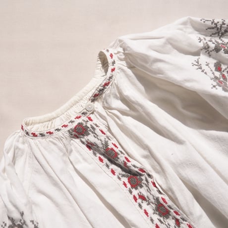 vintage ukrainian embroidered blouse