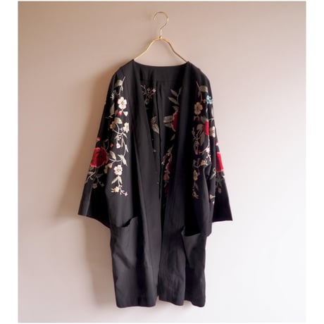 vintage floral embroidered robe