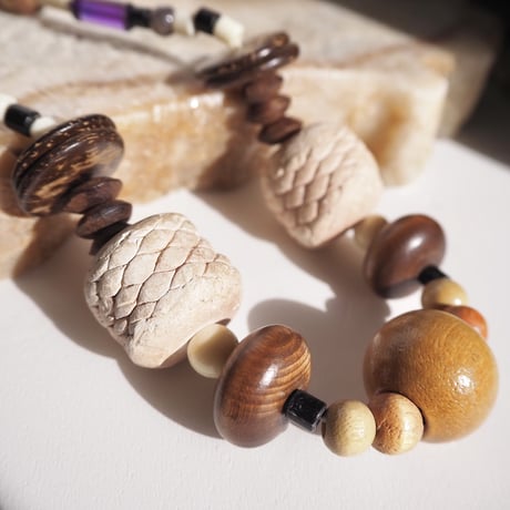 vintage wood beaded chunky necklace (multi)