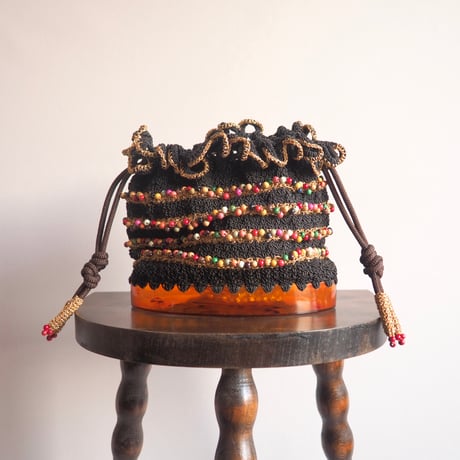 40〜50s wood beads× lucite drawstring woven bag (black)