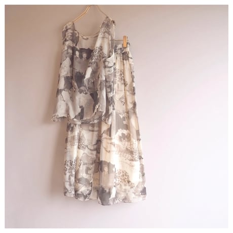 vintage photo print sheer sleeveless tops & midi skirt set