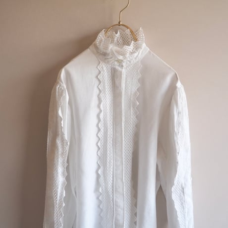 vintage folk scallop lace blouse