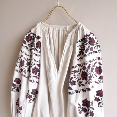 vintage ukrainian embroidered blouse