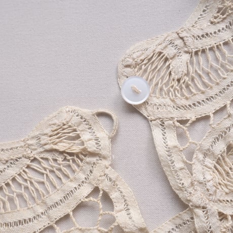 vintage battenberg lace collar